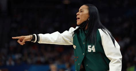 gucci south carolina women's basketball|LOOK: Dawn Staley makes fashion statement during .